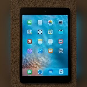 Apple iPad Mini (First Generation)